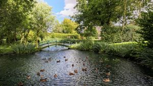 Feature Pond - click for photo gallery